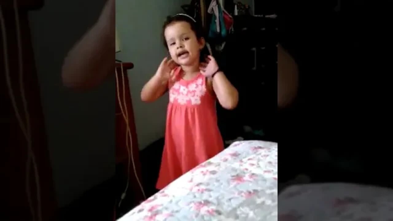 Conversando com a vovó - Talking to grandma - 跟奶奶说话 - दादी से बात हो रही है - daadee se baat ho rahe