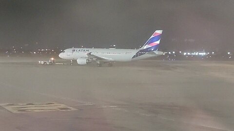 Airbus A320 PR-TYM-Pushback