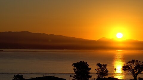 CatRise: Sunrise Jan 22 (Sunday) illuminating San Diego Harbor