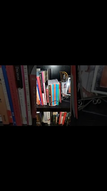 Bookshelf #short