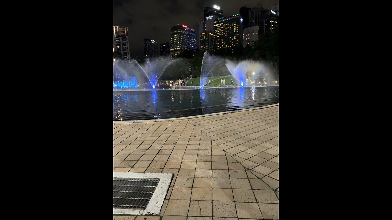 KLCC fountain dance