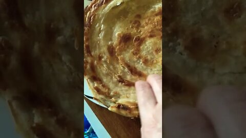 #lifeinoman #short #subscribe #oman #food #easyrecipe #foodie#paratha #shukran