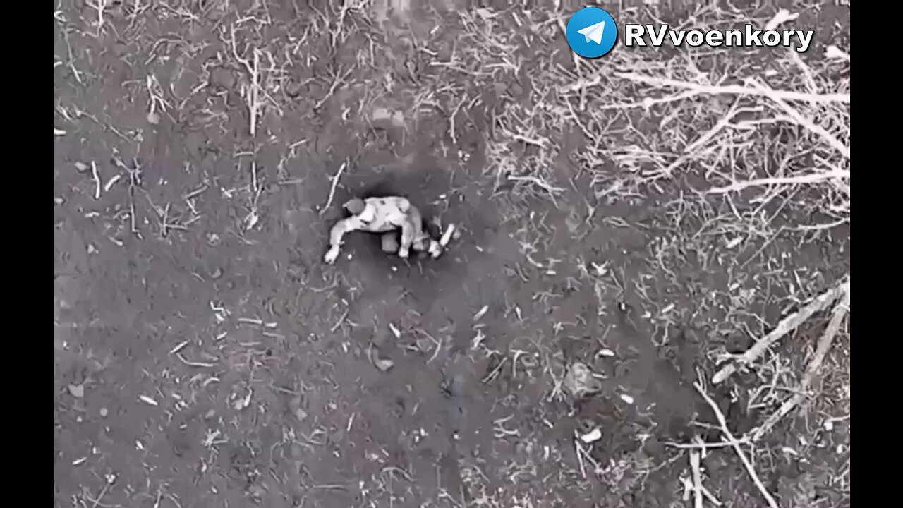 Ukrainian drone trying to kill a Russian soldier that’s already wounded, unarmed and without a leg