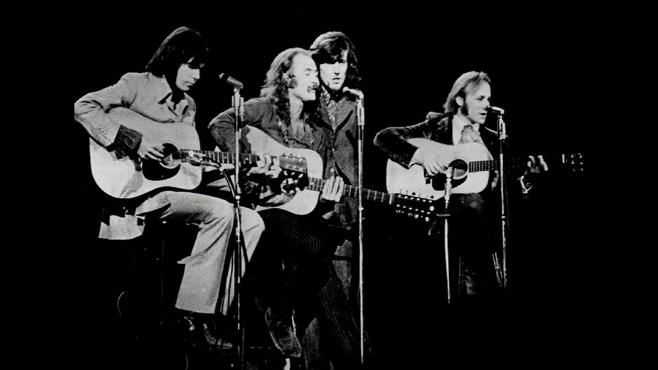 CROSBY STILLS NASH & YOUNG