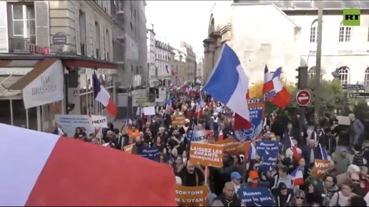 'Macron, we don't want your war!' - Hundreds march against French involvement in Ukraine conflict