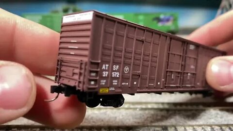 Review: N Scale Micro Train 60' High Cube Box Car