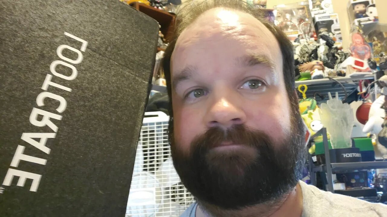 Attair Unboxes the 2019 October Lootcrate Core Deadish