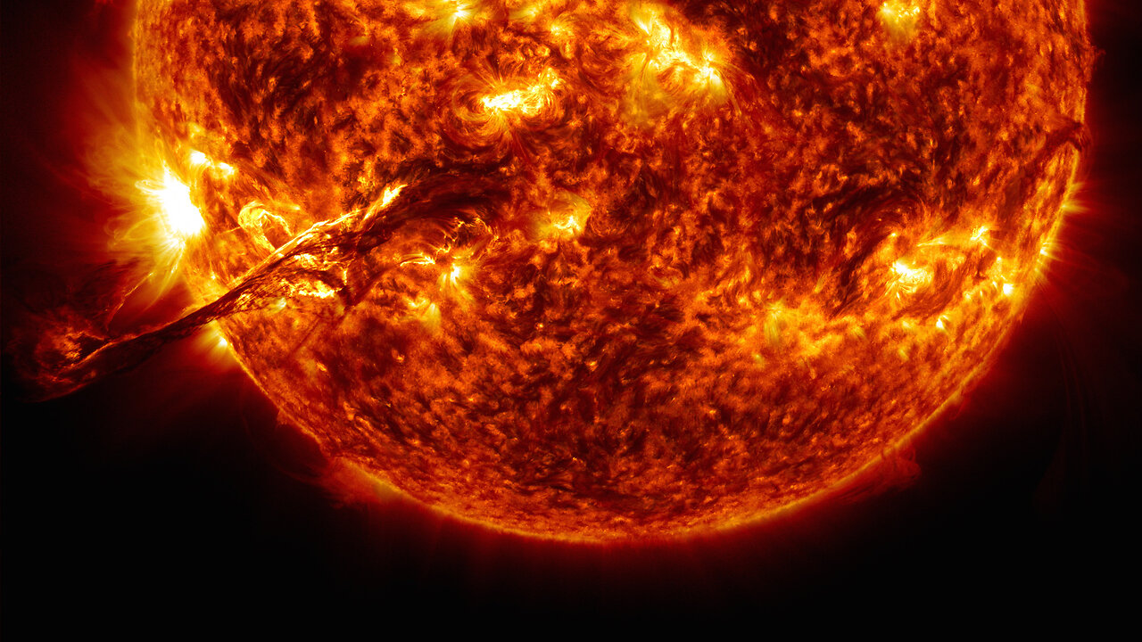 THERMONUCLEAR ART – THE SUN IN ULTRA-HIGH DEFINITION (4K) VIDEO