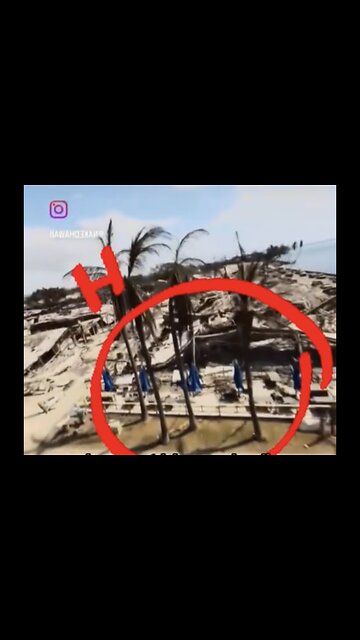 BLUE UMBRELLAS⛱️🛰️DID NOT BURN AT BEACH RESTAURANT IN MAUI🏖️🔥🏘️🔥🛰️🌳🔥🛰️💫