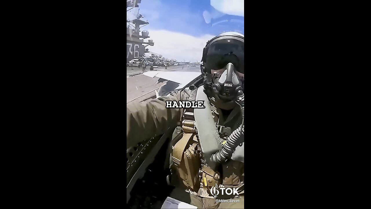 WHY F-18 PILOT🇺🇸👨‍🚀🤚🛩️MUST KEEP RIGHT HAND UP DURING TAKEOFF👩‍🚀🤚🛩️💫