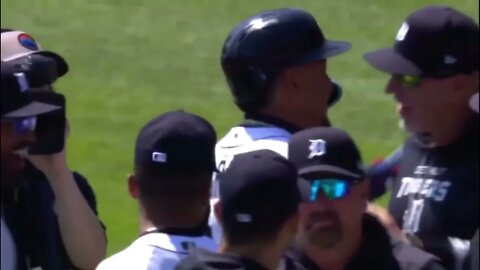 Miguel Cabrera gets his 3000th hit! Welcome to the 3000 hit club Miggy!￼