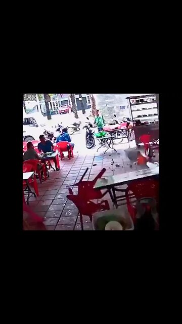 when you are so Hungary 😂😂😂😂