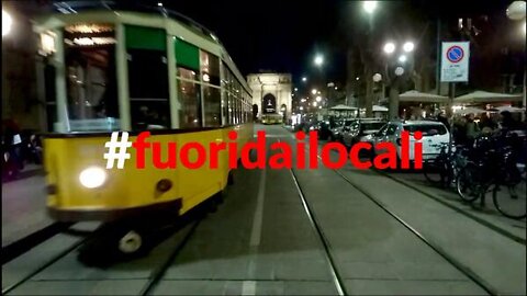 fuoridailocali Milano Corso Sempione aperitivo con biscotto