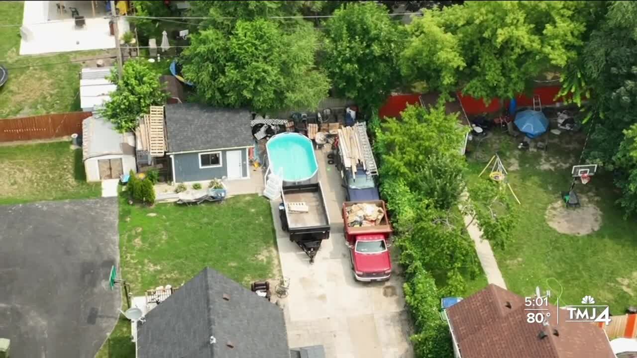 1-year-old drowns in backyard pool