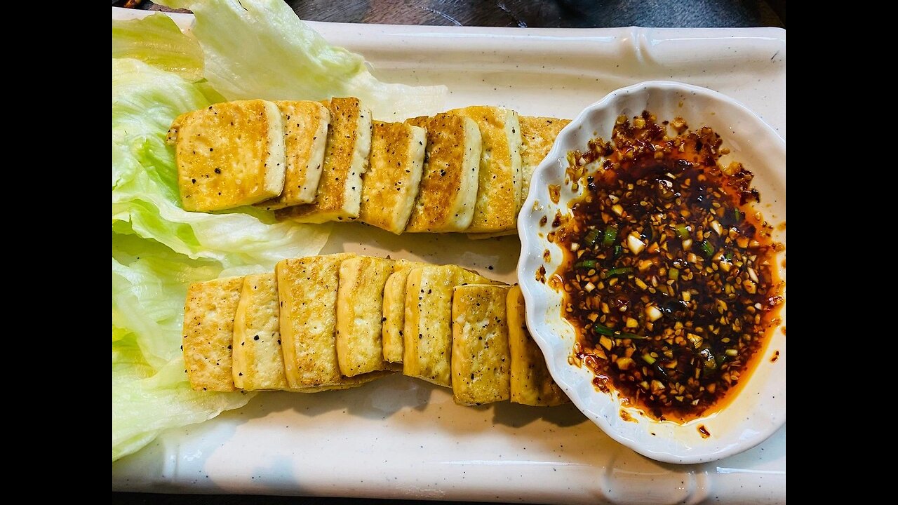 Glden Tofu with Spicy Dipping Sauce 煎豆腐