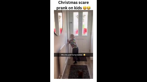 When the Grinch visits your home, but the kids steal the show! 🎄😂 This hilarious Christmas prank