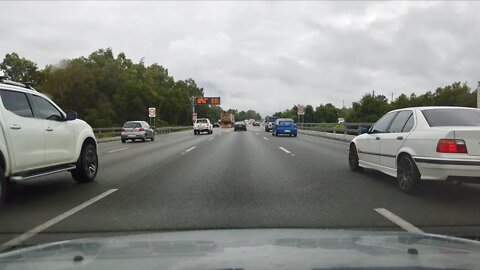 Driving on Australian Highway || M1 Motorway