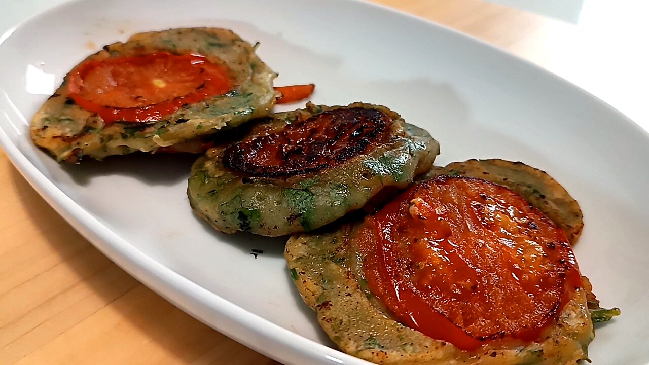 Breakfast tomato pancakes ready in 3 minutes