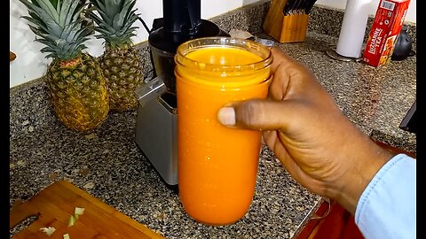 Kitchen Living Juicer Making Energy Drink