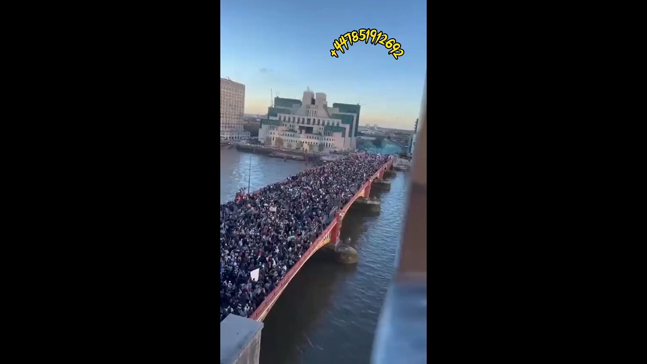 London bridge is falling down meme