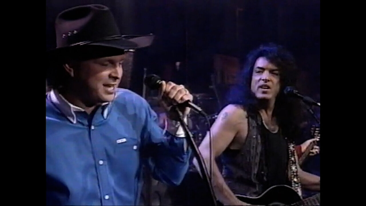 July 13, 1994 - Garth Brooks & KISS 'Hard Luck Woman'