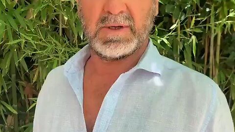 "Let's not forget Julian Assange ❤