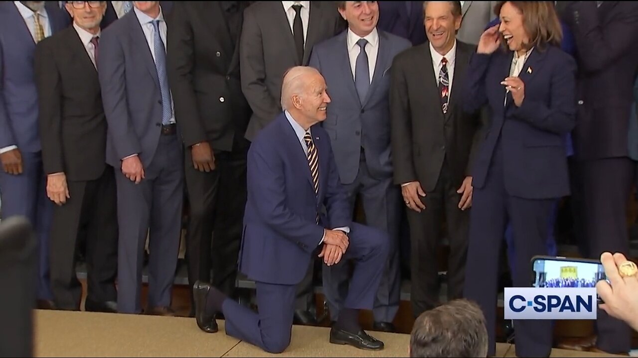 Biden Bizarrely Drops To 1 Knee In Front Of Golden State Warriors