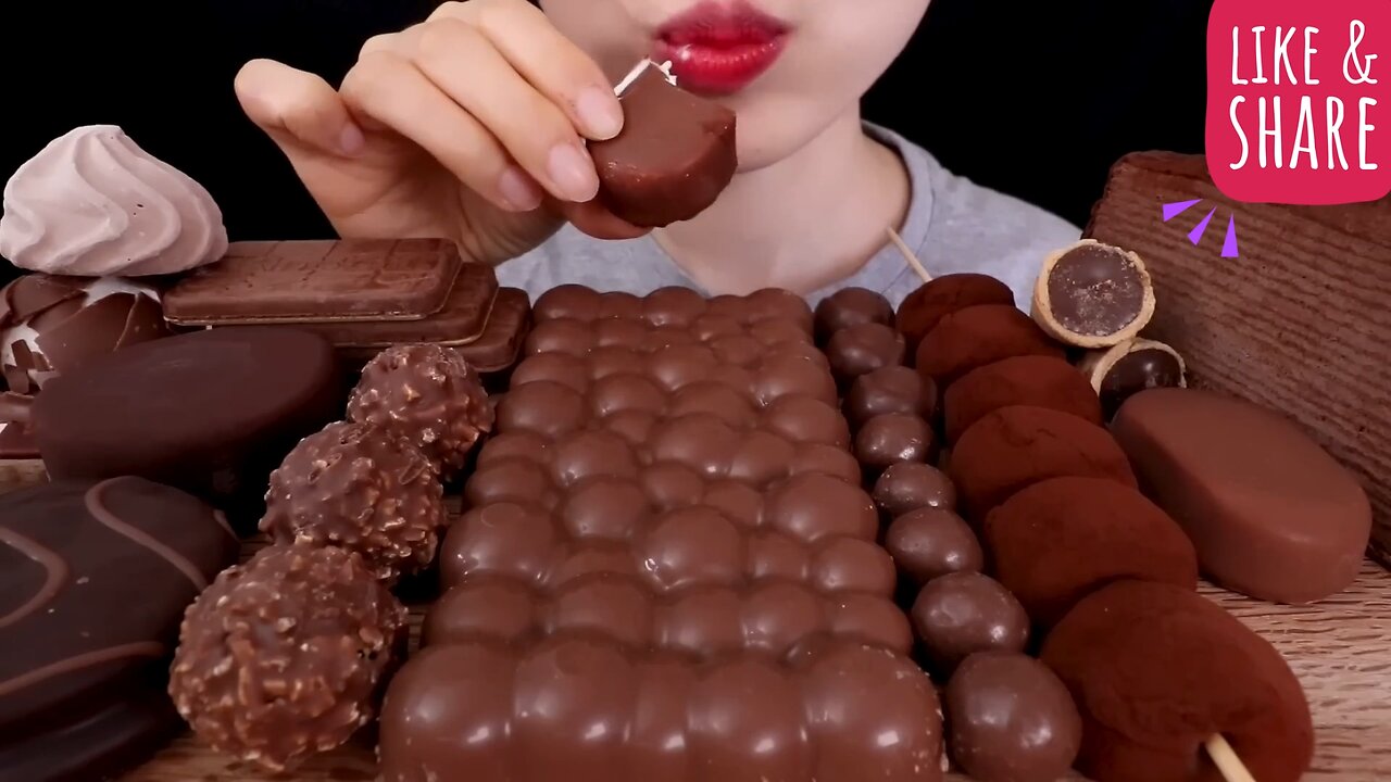 ASMR MUKBANG｜CHOCOLATE MARSHMALLOW KINDER RICE CAKE COMBINED WITH CREAMY ICE CREAM