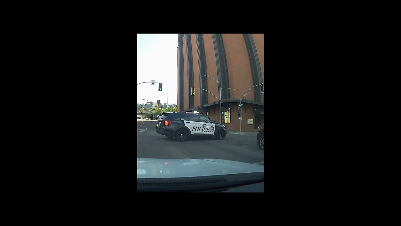 Truck Ignores Siren, Crashes Into Police Car