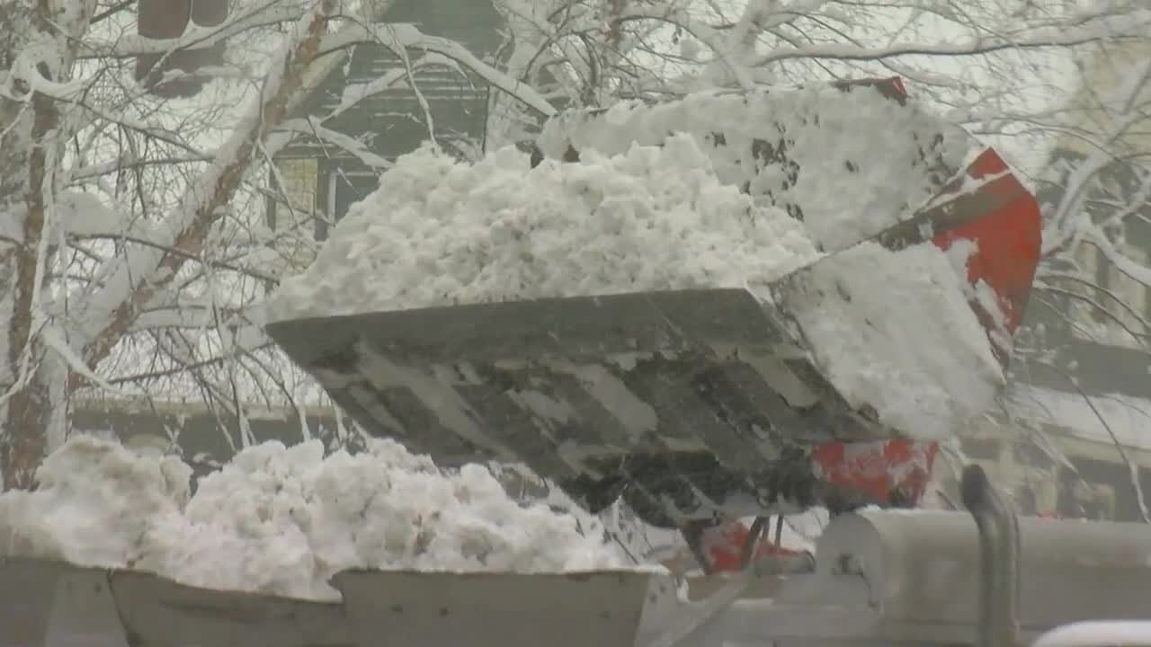 South Buffalo blasted by lake effect snowstorm