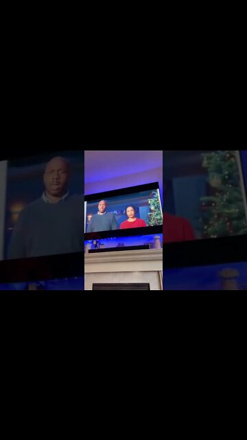 Dog Want to Play On Trampoline Now !!