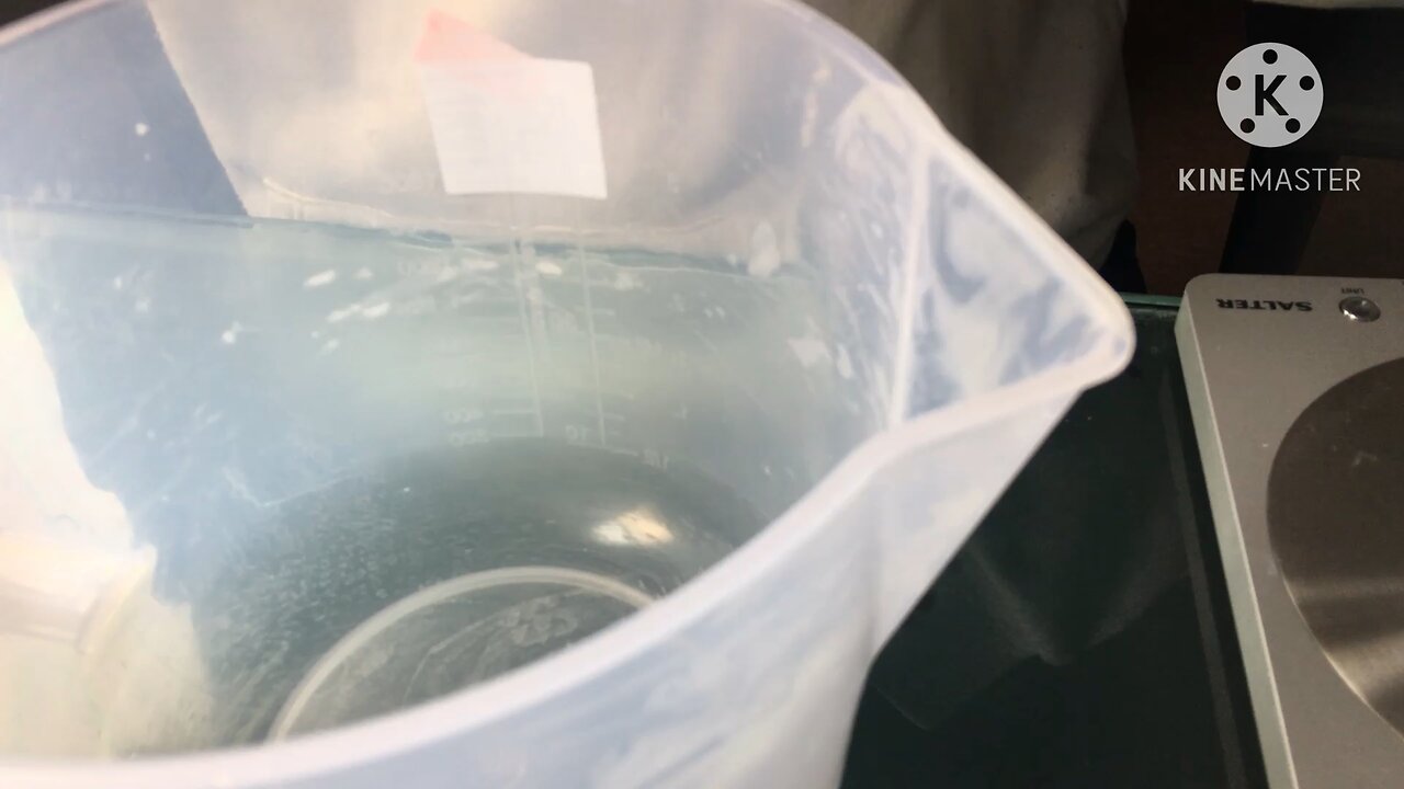 Foaming scrub