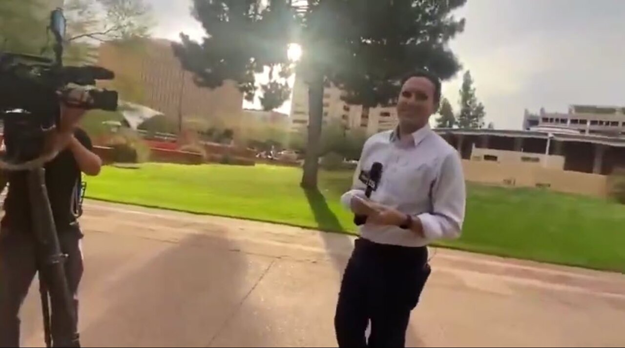 Concerned citizen confronts MSM news reporter in Arizona