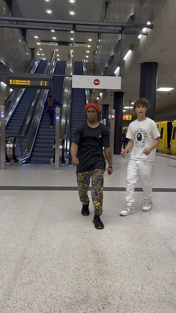 Behind the scenes 🎥