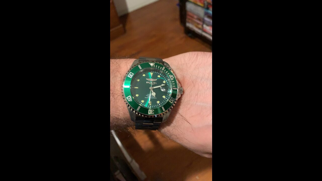 Invicta 47mm Automatic Japanese Seiko movement watch! Invicta’s Hulk version of the Rolex! Must OWN!