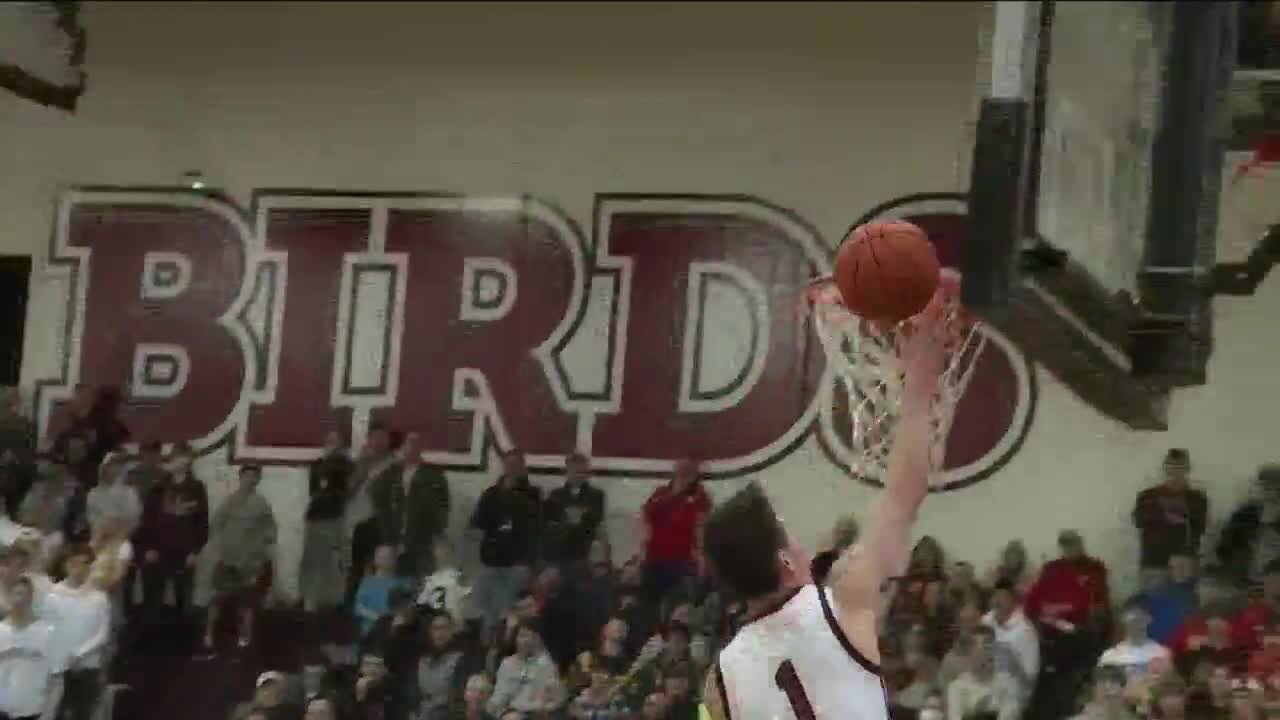 De Pere's deep cast led by super Kinziger Bros