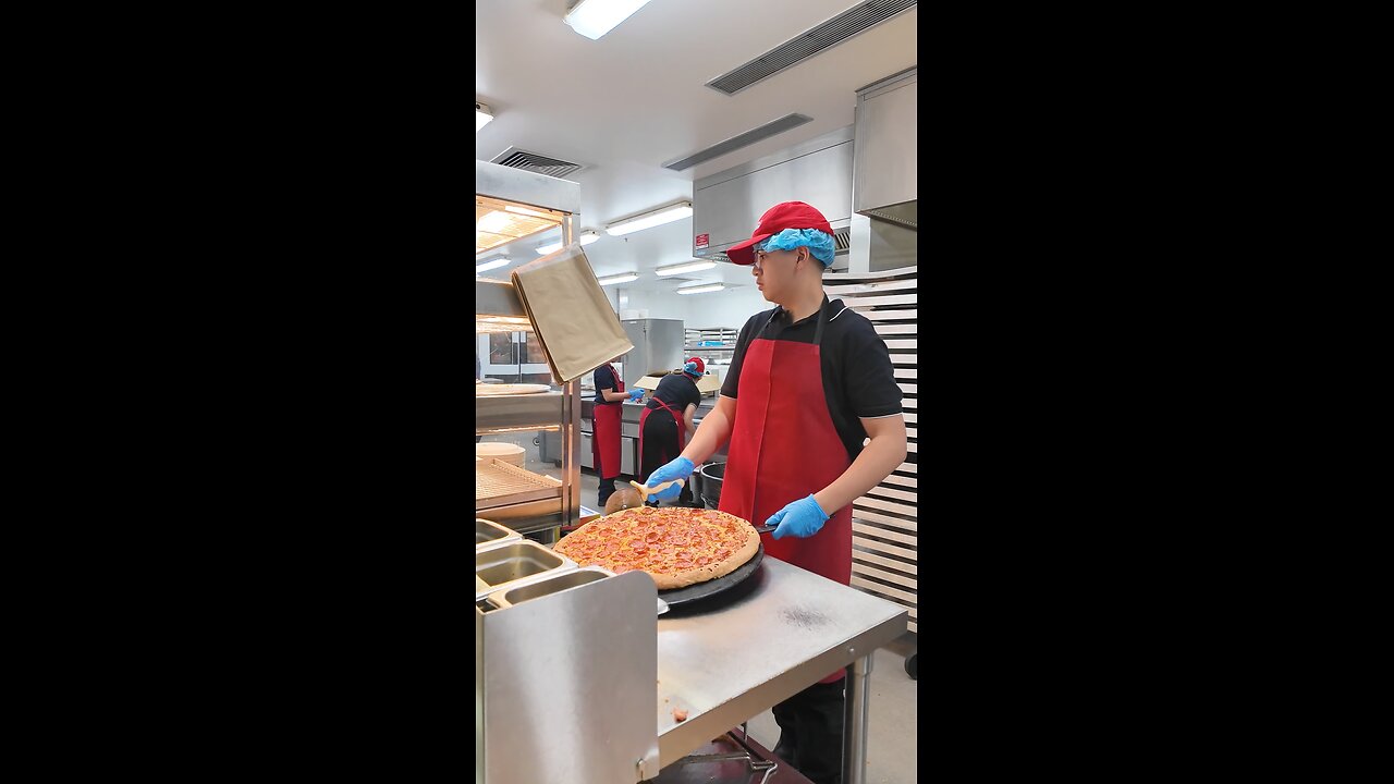 How they cut the pizza at Costco