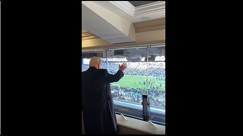 President Trump arrives at Northwest Stadium 🇺🇸🏈