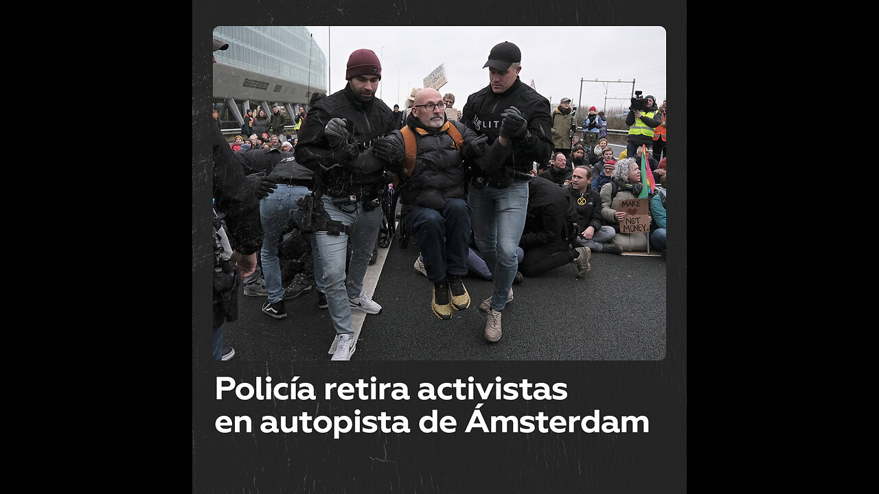 Desalojo de protesta climática en autopista holandesa