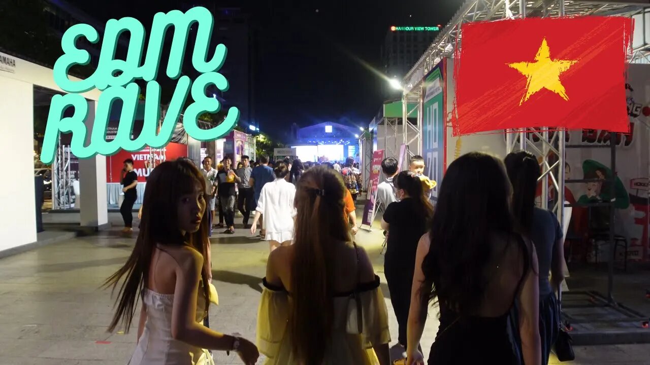 Massive RAVE Ho Chi Minh City "Chainsmokers" Festival REVIEW