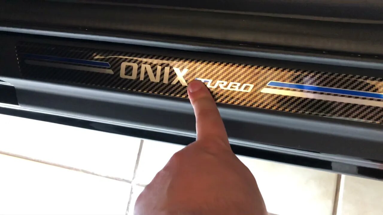 Soleira de Porta do Novo Onix Turbo comentando dicas e importância.