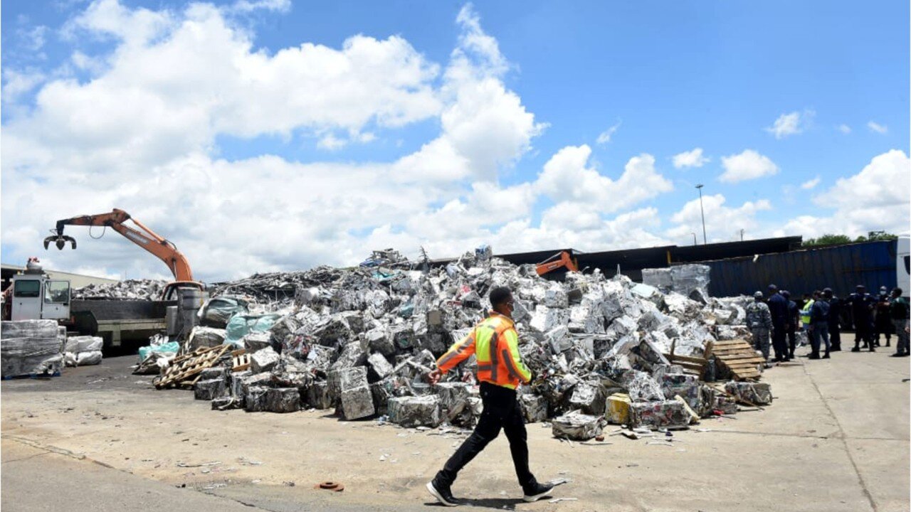 Minister of transport Fikile Mbalula together with Passenger Rail Agency of South Africa (Prasa) management and Law Enforcement at a scrap yard