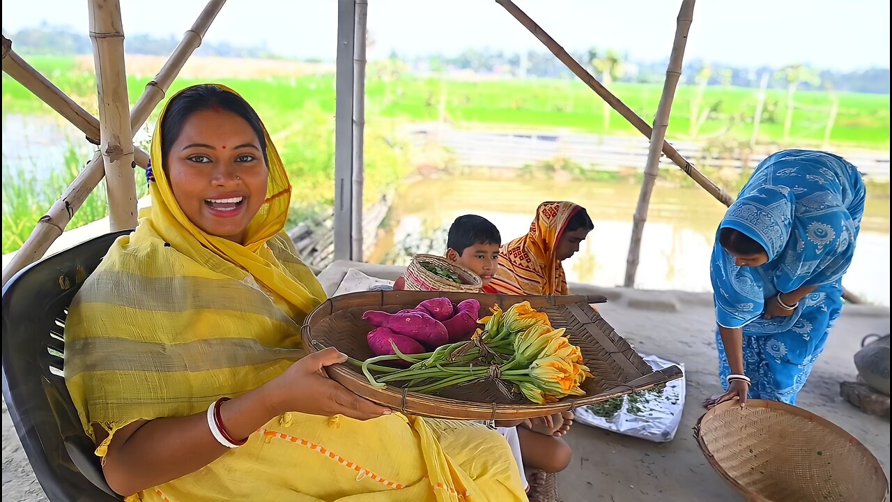 আজ মায়ের হাতে কুমড়ো ফুলের বড়া আর কোপ্তা রান্না দিয়ে দুপুরে লাঞ্চ হলো Popy Kitchen