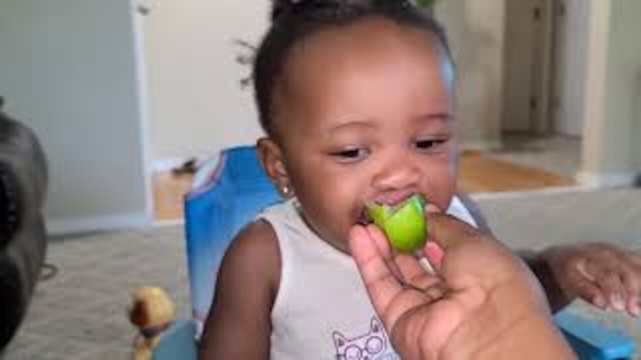 Adorable and Funny Babies Eating Lemons for the First Time