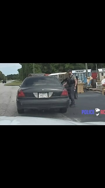 Cop Tells Man Don't Grab or Reach For Anything Then A Shootout - HaloNews