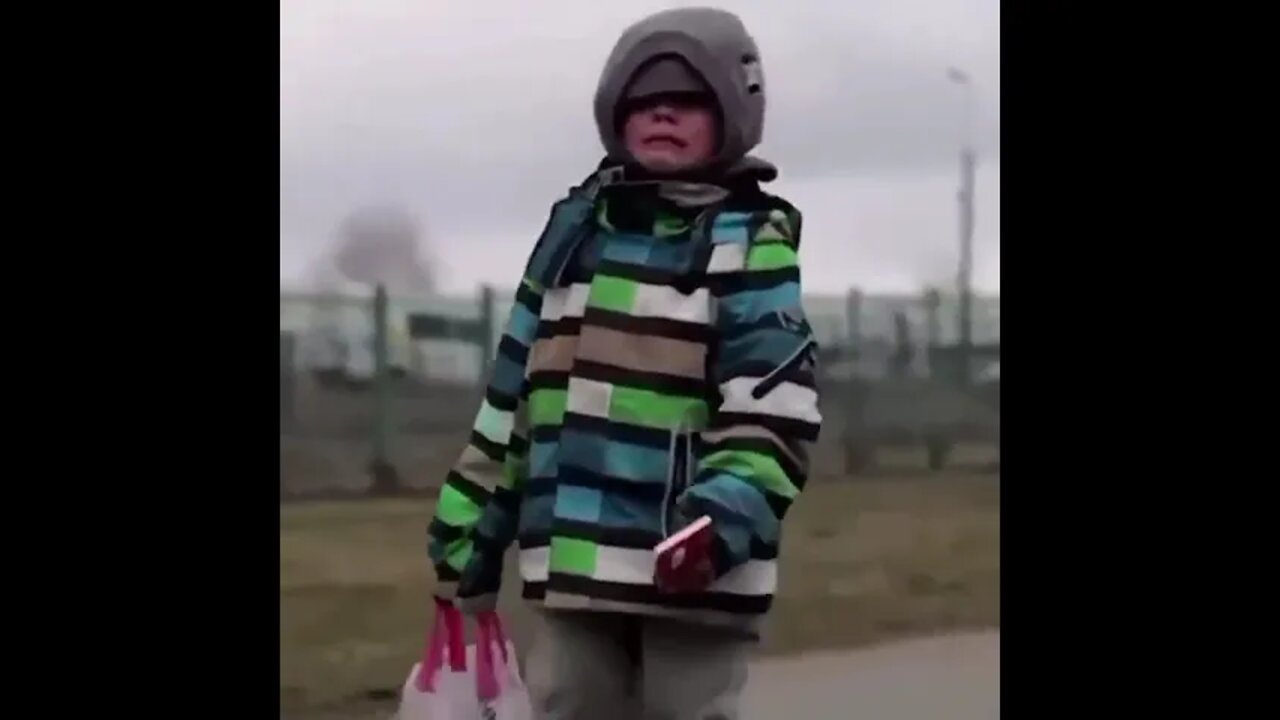 🇺🇦Graphic War🔥Polish Border All Alone Boy Lost His Family - Good News!!! Parents Were Found #Shorts