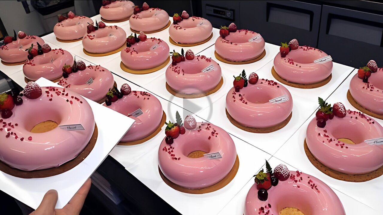 Beautiful ! Giant Ring Raspberry Mousse Cake / Food Factory