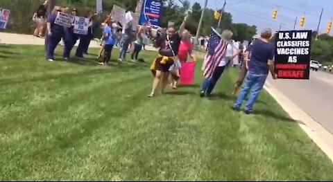 'My body, my choice' protesters say of COVID-19 vaccine mandate at Henry Ford Health System