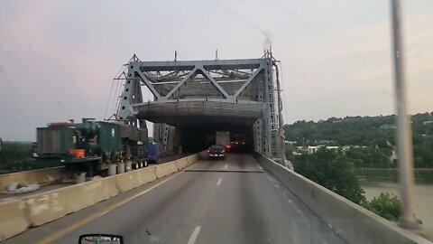 CROSSING THE OHIO RIVER I75 I71 SOUTH