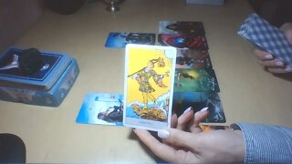 TAROT PESTI - Mesajele lunii Decembrie